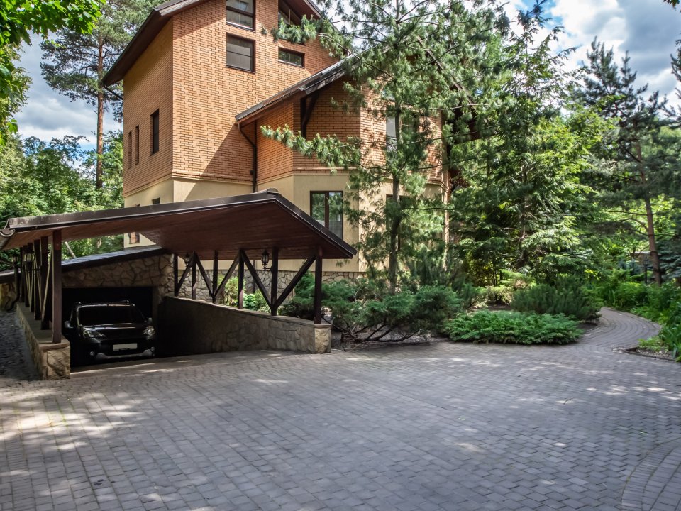 Если Вы хотите продать/сдать дом в городе Королёв Московской области, то позвоните Виктору 8 (926) 229-66-22 прямо сейчас!